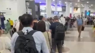 Небывалое количество людей наблюдается в аэропорту Астаны