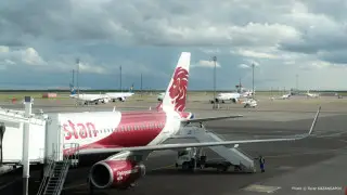 Казахстанцу запретили смотреть фильмы на борту самолета из-за дешевого авиабилета