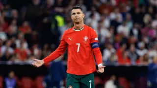 Телохранители защитили Криштиану Роналду от “нападения“ фанатов