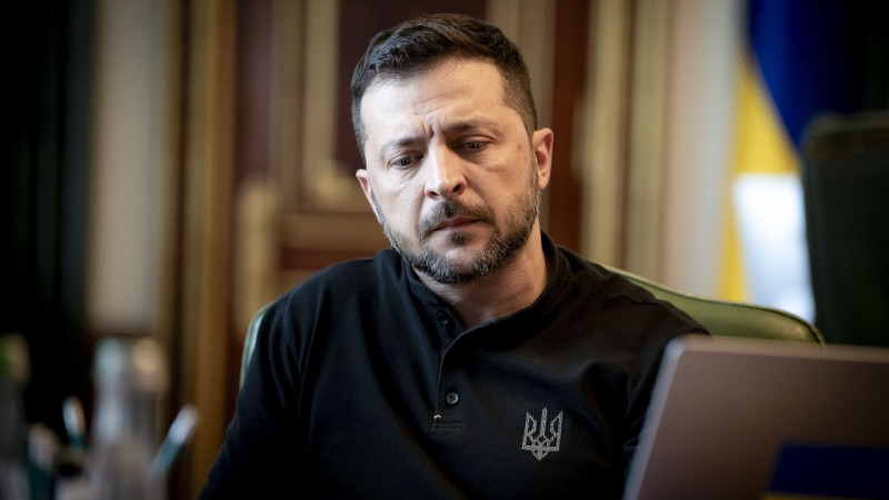 x.com/ZelenskyyUa