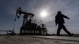 Казахстан и семь стран ОПЕК+ с сентября увеличат объем добычи нефти