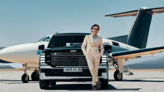 Абсолютно новый Palisade и амбассадор Hyundai народный артист Казахстана Жан Байжанбаев. Фото: Astana Motors