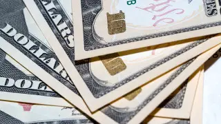 Курс доллара вновь пробил отметку в 540 тенге