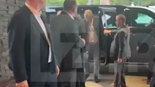 Лавров прибыл на Аляску в свитере с надписью “СССР“