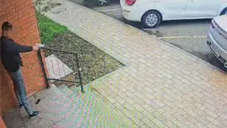 В Астане мужчина устроил стрельбу во дворе жилого дома