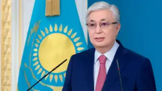 Токаев поздравил Зеленского с национальным праздником