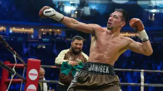 Бой Алимханулы за три титула: чемпион мира высказался об отказе