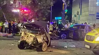 От авто осталась половина: угонщик устроил страшное ДТП в Астане