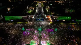 Qarmet: 120 тысяч карагандинцев собрались на концерте ко Дню шахтера