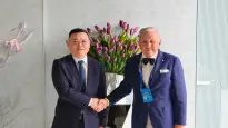 Управляющий директор подразделения коммерческой техники BYD Тянь Чунлун и основатель Astana Motors Нурлан Смагулов в Пекине. Фото: Astana Motors