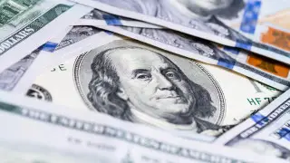 Курс доллара упал на 2,6 тенге