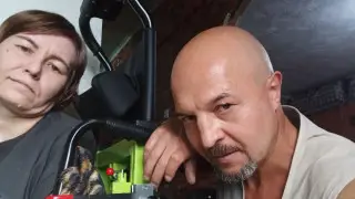 Жизнь в плену пяти этажей: на супругов с инвалидностью обратили внимание в ВКО