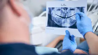 Казахстанцы массово обналичивали свои пенсионные: раскрыта схема