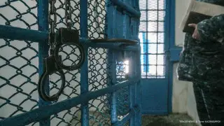 Массовые задержания в Атырау: не хватает изоляторов и мест для изъятых авто