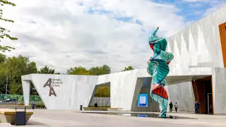 Открытие Almaty Museum of Arts: выставки, скульптуры, перформансы и 14 тысяч зрителей