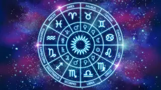 Гороскоп на сегодня: кому провести день с близкими, а кому - отправиться за покупками