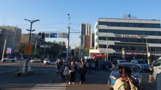 Алматинцы вышли на улицы после тревожного оповещения о землетрясении