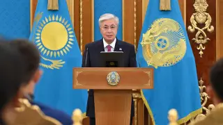 Токаев поздравил чемпиона мира по греко-римской борьбе Айдоса Султангали