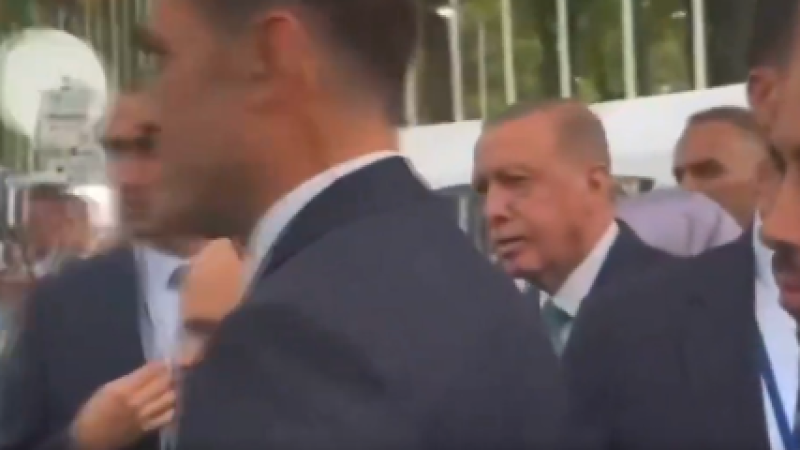 Кадр из видео: x.com/TheocharousH