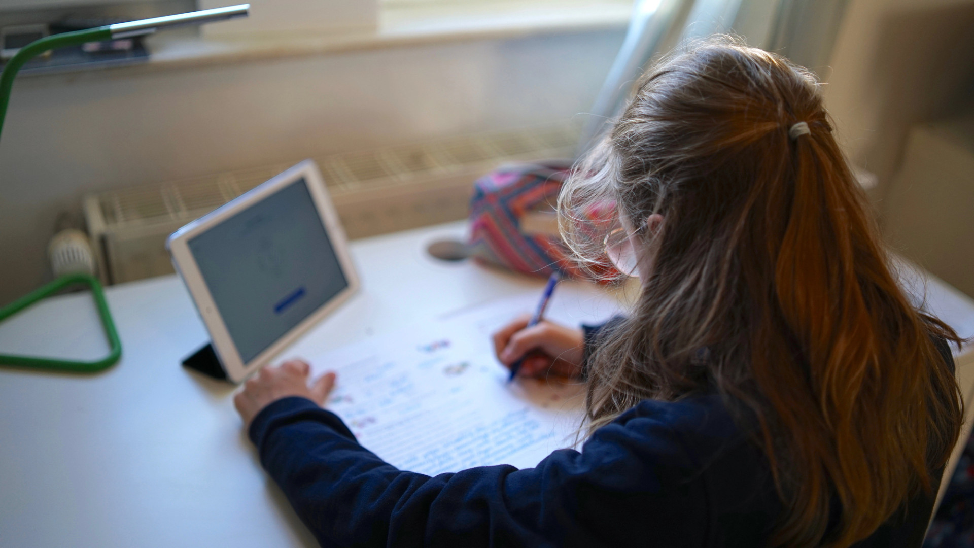 Сезон гриппа и простуды: в каком случае школьников могут перевести на удалёнку