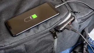 Известная авиакомпания запретила использование популярных гаджетов на борту