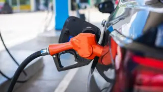 Казахстанец уехал с АЗС вместе с заправочным пистолетом и теперь должен 1,5 миллиона тенге