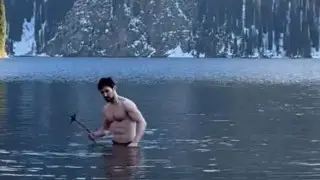 Павел Дуров показал находку со дна казахстанского озера