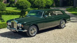 Что-то на очень богатом: уникальную реставрацию Rolls-Royce показали в Нидерландах