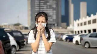 Едкий запах гари дошёл из Атырау в Актау