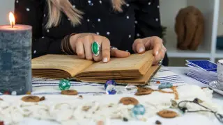 “Это ментальная эпидемия“: депутат заявил о росте эзотерических сект в Казахстане