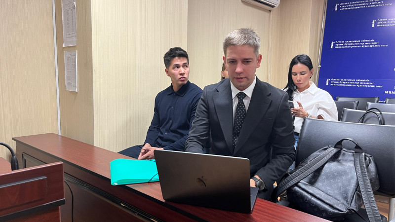 Костюм бойынша порно фильм