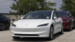 Tesla пытается создать самый быстрый серийный автомобиль в мире: что известно