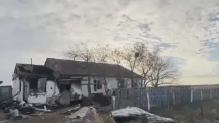 В Акмолинской области загорелся дом с пятью детьми, троих спасли прохожие