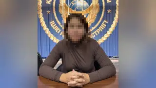 Женщину-дроппера впервые арестовали по новой статье в Алматы