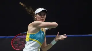 Елена Рыбакина вышла в полуфинал турнира за миллион долларов