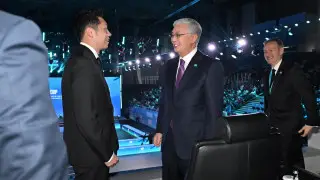 Токаев встретился с мировыми звездами настольного тенниса