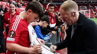 Легенда “Манчестер Юнайтед“ завершил карьеру на ТВ из-за сына с аутизмом