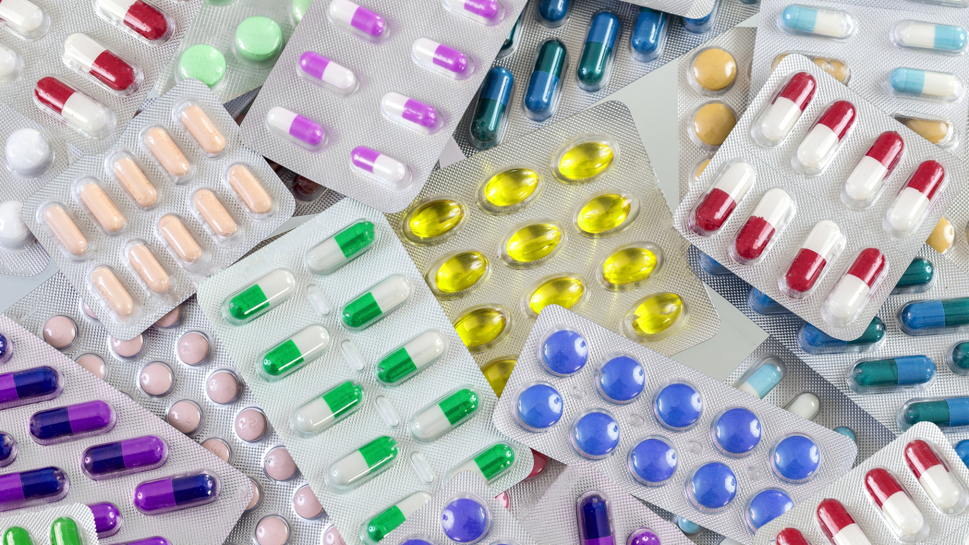 Минздрав сообщил о снижении цен на лекарства