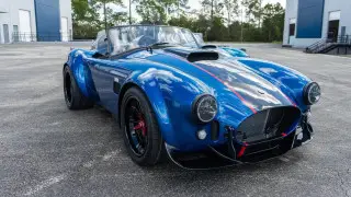 В США представили Shelby Cobra для 1000-сильного двигателя. Но есть неоднозначный сюрприз