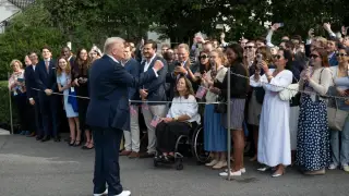 Трамп обещал американцам выплатить по две тысячи за счет доходов от пошлин