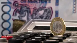 От 990 тысяч до 2,8 миллиона. У кого самые высокие оклады в Казахстане