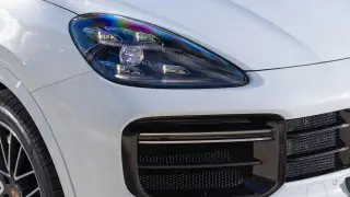 Стала известна дата выхода первого электрического Porsche Cayenne