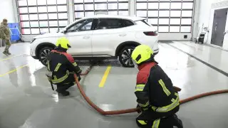 Столичные спасатели обратились к водителям электрокаров