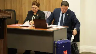 Дело о мошенничестве на миллион долларов: зачем мать Бишимбаева принесла в суд синий чемодан