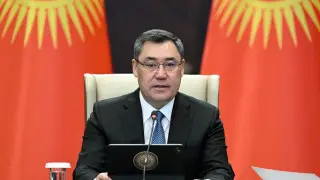 Президент Кыргызстана потребовал от чиновников не пугать народ