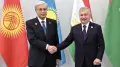 Мирзиёев встретил Токаева в конгресс-центре Ташкента
