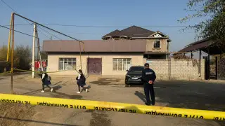 Оцепление и охрана: что происходит в селе Алгабас, где во время пожара погибли 12 человек