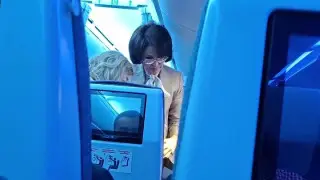 Инцидент на борту самолёта с пассажиркой и министром Альназаровой сняли на видео