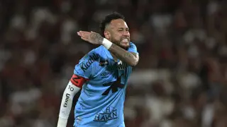 Самый дорогой футболист мира оформил хет-трик и учинил разгром