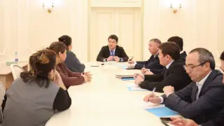 Аким Мангистауской области провёл 12-часовой личный приём граждан